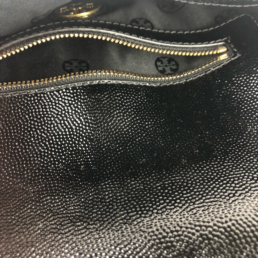 Tory Burch black patent leather clutch/crossbody - Picture 9 of 16